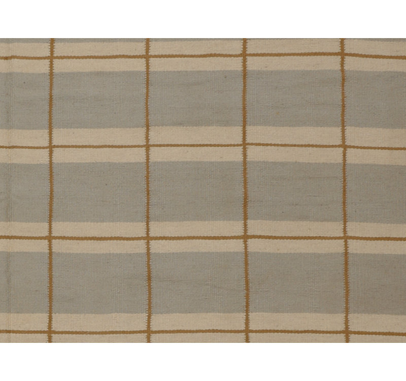 Plaid Area Rug in Brown/Gray