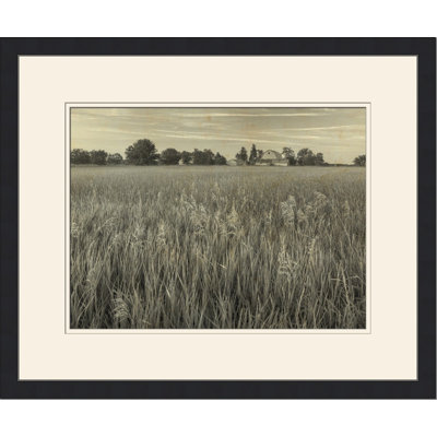 Barn and Field II - Photographie encadrée sur papier