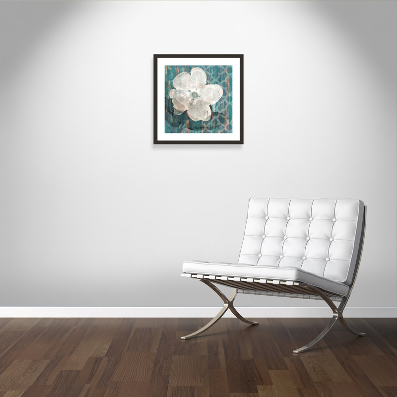 Crème de fleur - peinture encadrée, Cadre espresso foncé, H 24 po x l 24 po x P 2 po