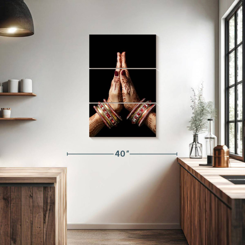 Adella Namaste Mudra Hands, H 38 po x l 24 po