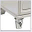 Commode blanche à 5 tiroirs Gwendolyn Pearl, élégante et fonctionnelle avec beaucoup de rangement pour les chambres modernes.