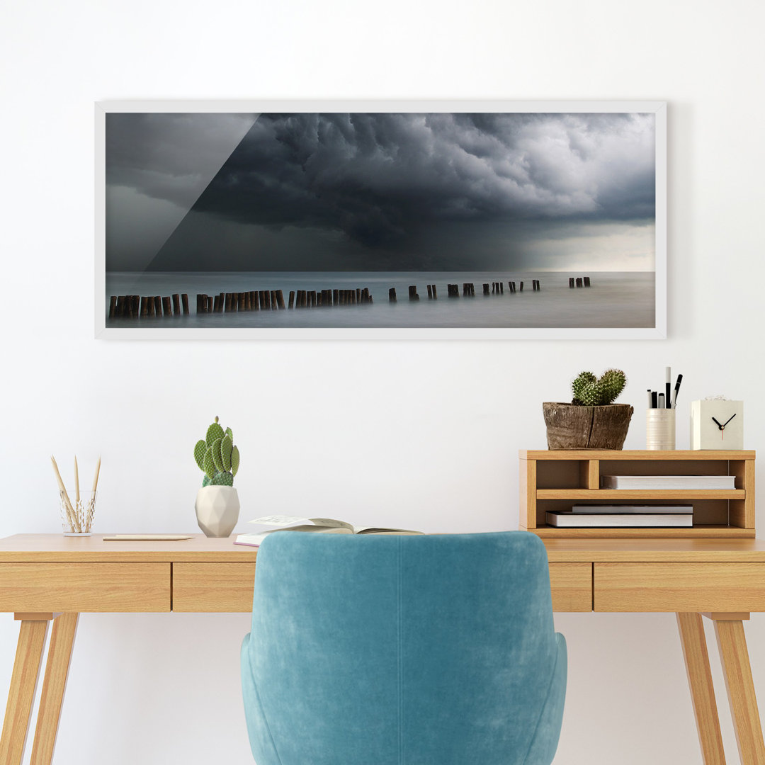 Bild mit Rahmen - Sturmwolken über der Ostsee - Panorama-Landschaft - A