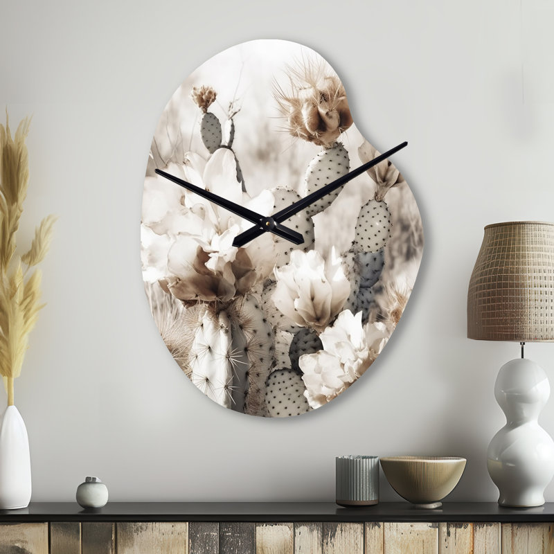 Cactus crème Highfield - Cactus asymétrique en métal, horloge murale crème, Grand