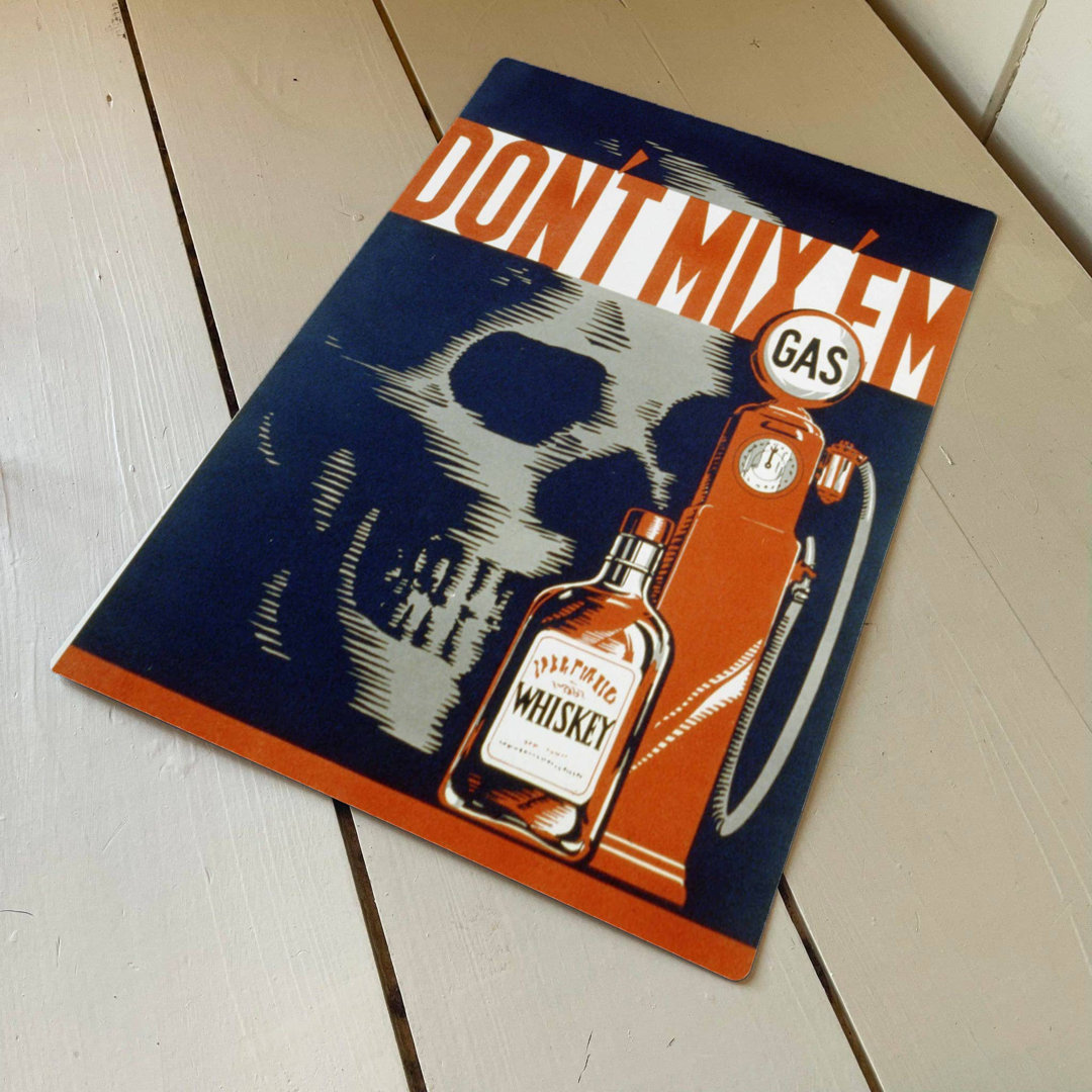 Don't Mix Em Skull Gas Whiskey Wall Décor