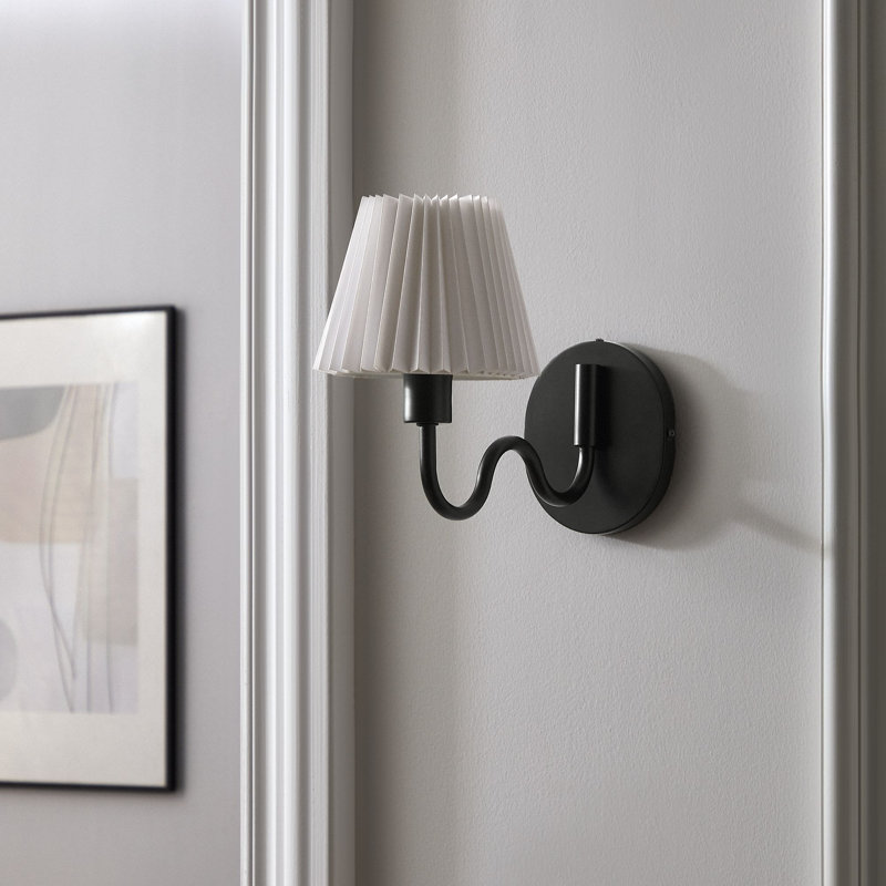 Applique murale ondulée noire Wave, Noir satiné