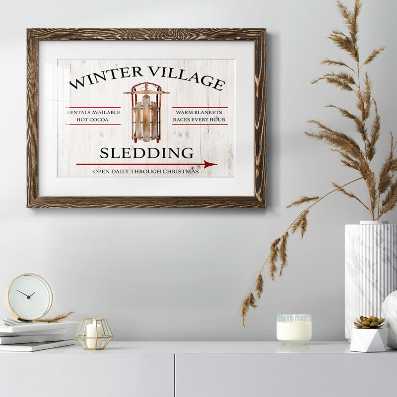 Winter Village Sledding, reproduction d'art encadrée, Noyer, H 18 po x l 26 po