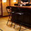Tabourets de bar pivotants rembourrés avec structure en métal, pliables