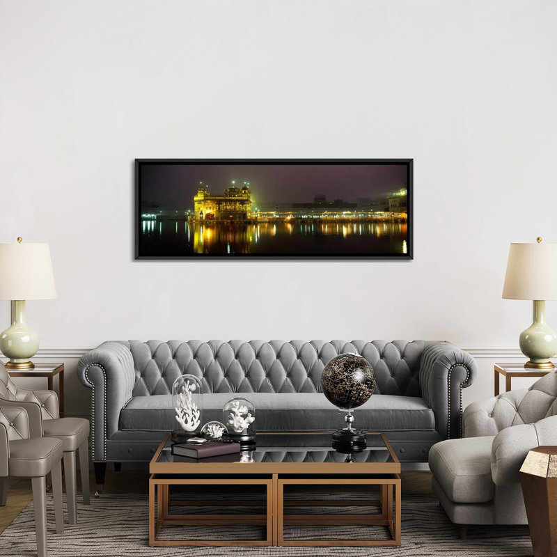 Reproduction de photo sur toile tendue, "Temple panoramique illuminé la nuit", H 12 po x l 36 po x P 1,5 po, Cadre noir