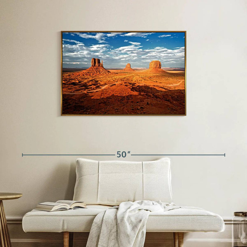 Monument Valley I, Cadre flottant doré, 37 po x 25 po
