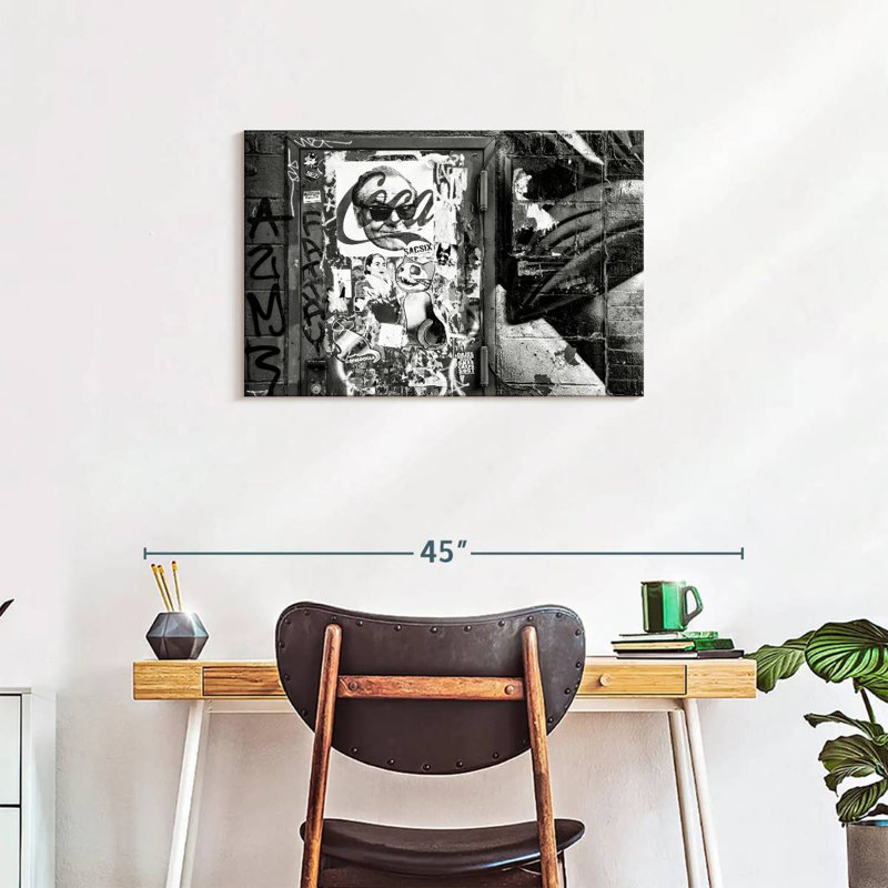Sireci Manhattan, 20" H x 30" W