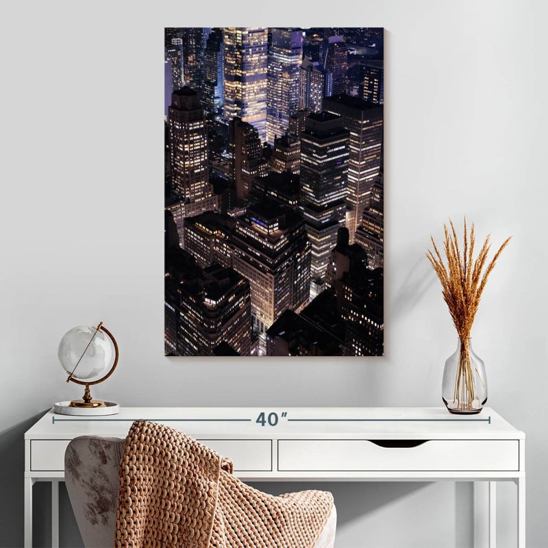 Lilie New York la nuit, H 30 po x l 20 po