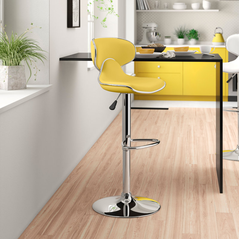 Tabouret de bar contemporain confortable en vinyle à hauteur réglable et dossier mi-haut avec base chromée Claudine, Jaune