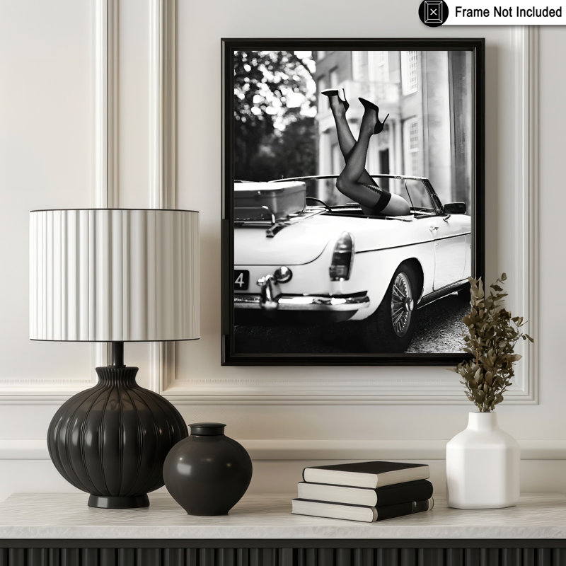 High Heels In Classic Car, H 18 po x l 24 po, Affiche, Sans cadre