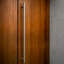 Poignée de porte ronde à pousser/tirer - Acier inoxydable moderne et contemporain. Poignée de porte longue à pousser/tirer pour entrée de maison, douche en verre, grange en bois, bureau, magasin ou boutique.-136124104-136317737