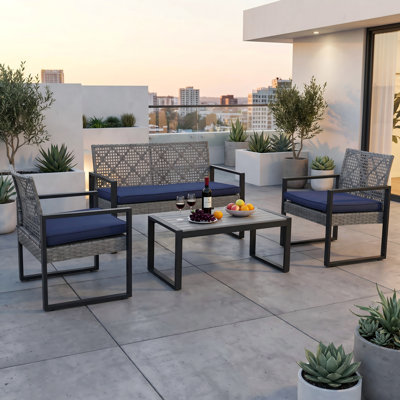 Ensemble de conversation de patio en osier gris 4 pièces, cadre noir moderne avec plateau en bois d'acacia pour porche de jardin