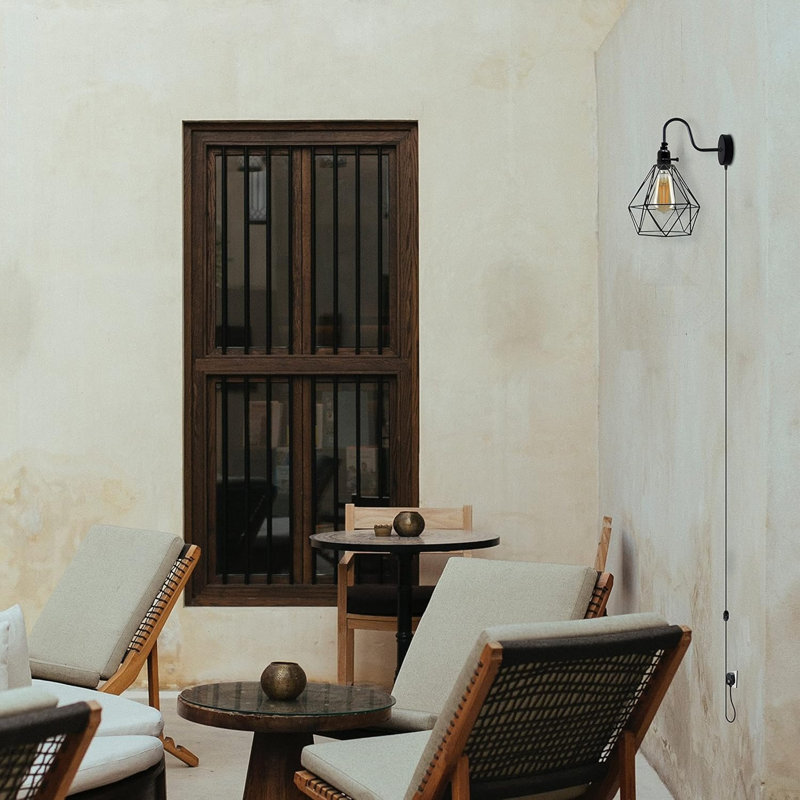 Plug-in Armed Sconce