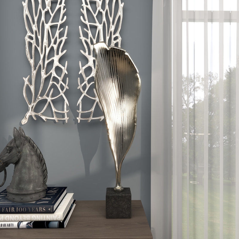 Sculpture Frejya, Argent, H 29,95 po x l 7,9 po x P 4,15 po