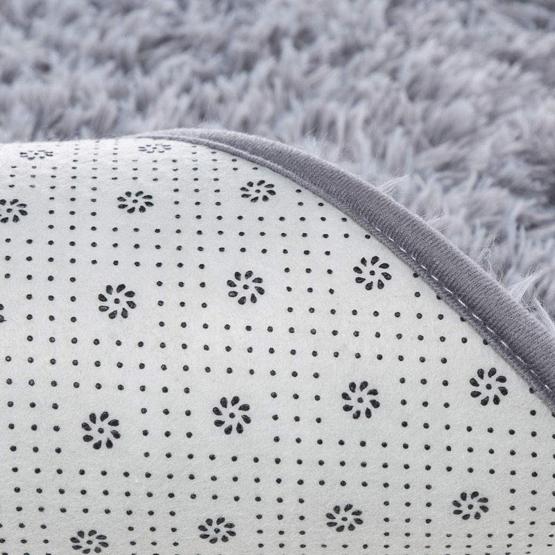 Tapis ovale gris 2 pi 6 po x 5 pi 3 po Strandquist