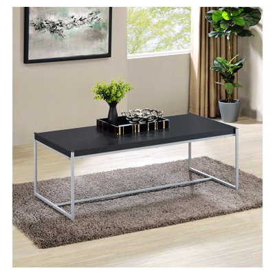 Ensemble de 3 tables basses et tables de bout