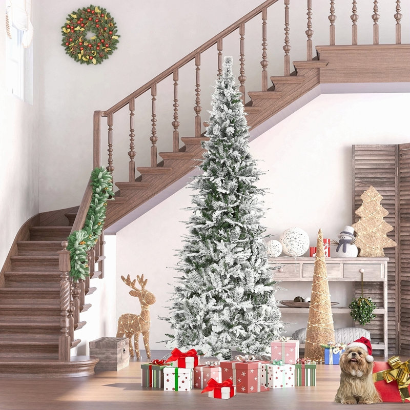 Arbre de Noël artificiel pin enneigé 9 pi avec branches réalistes et 1159 pointes
