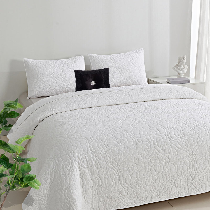 White Cotton Quilt Set with 2 Matching Shams Paisley Quilted Design All Seasons, King Quilt + 2 King Shams