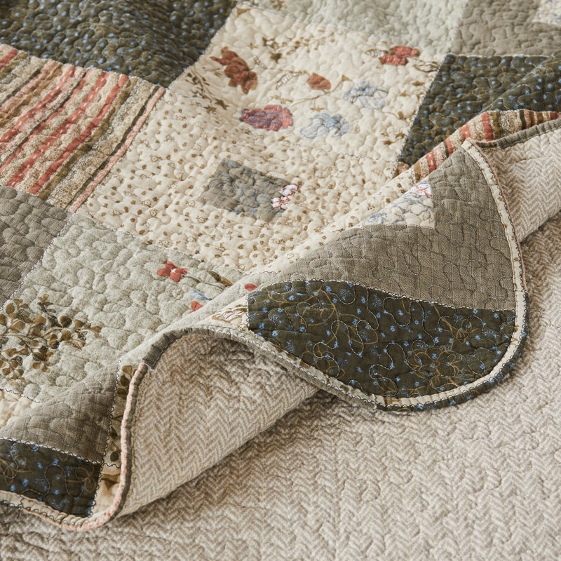 Gray Cotton Twin Reversible Quilt Set with Scallop Embellishment