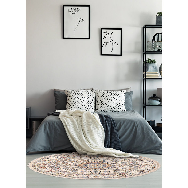 Tapis crème Nain 4 pi 11 po x 4 pi 11 po