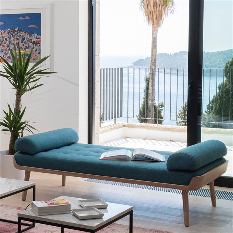 Banc moderne bleu simple