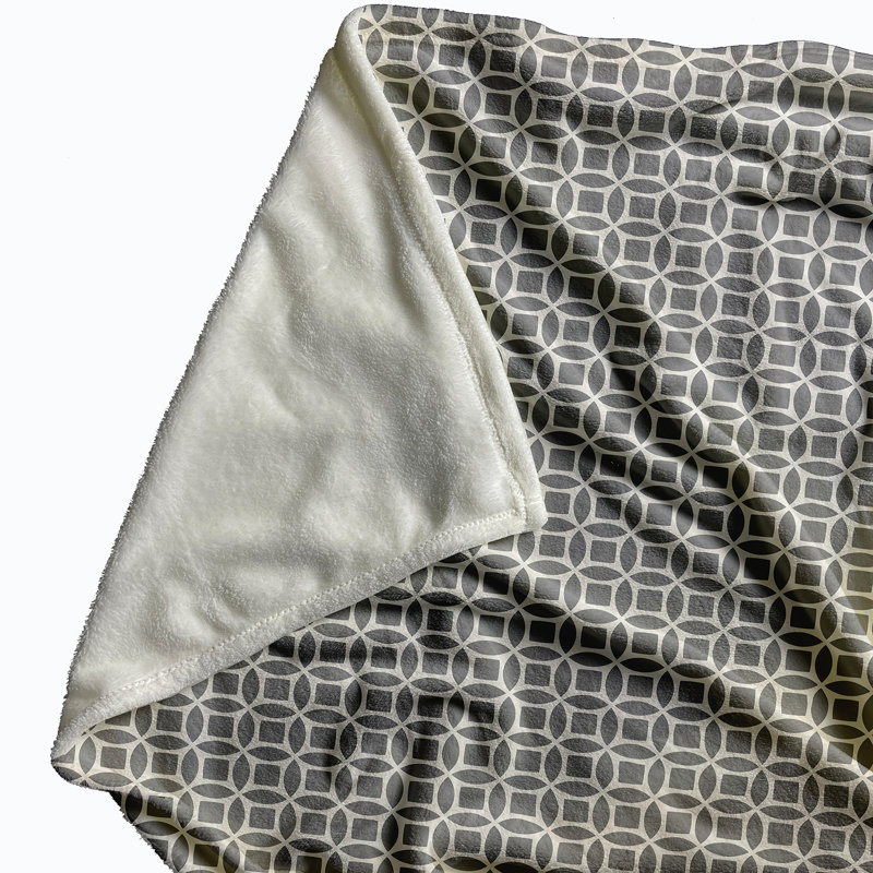 Jeté polaire Retro Funk, L 50 po x l 60 po, Gris classique (blanc cassé / gris)