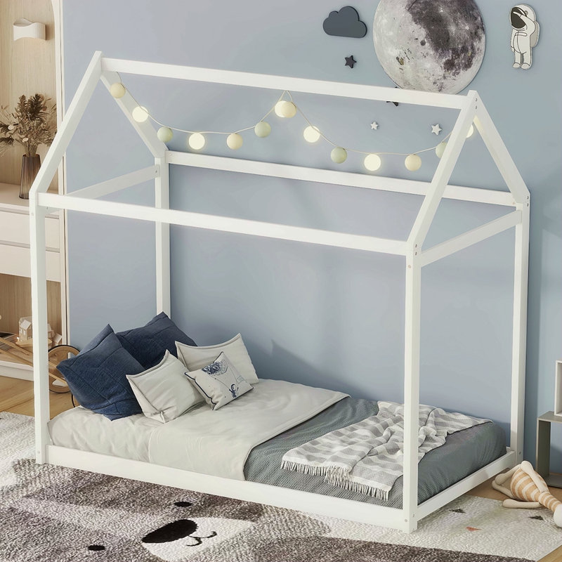 Lit simple en bois