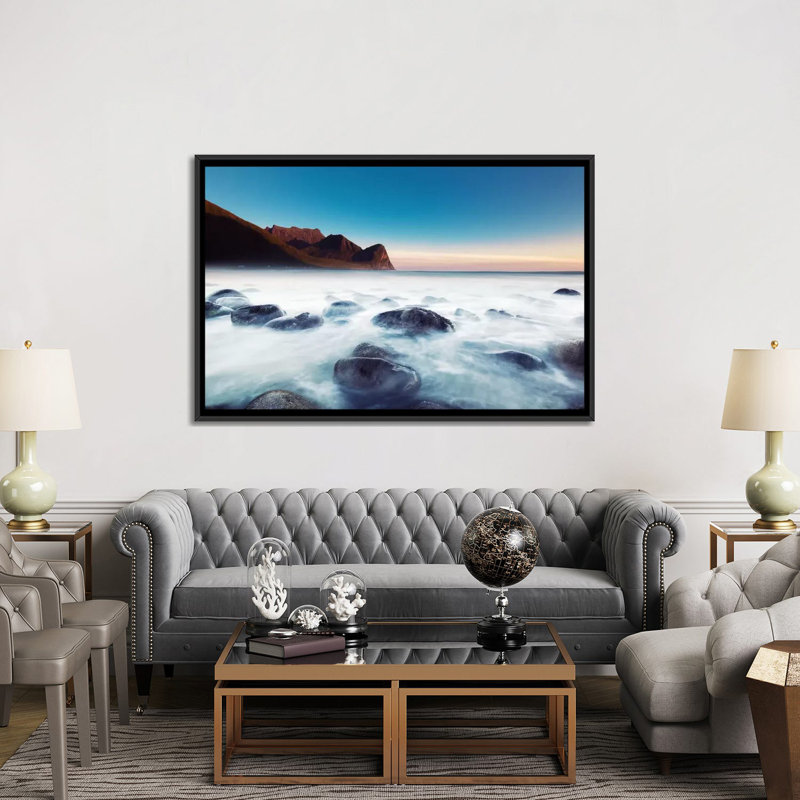«Unstad Beach» par Andreas Stridsberg - estampe numérique sur toile tendue avec châssis, H 32 po x l 48 po x P 1,5 po