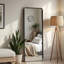 Miroir incliné en métal-935841550-935841549