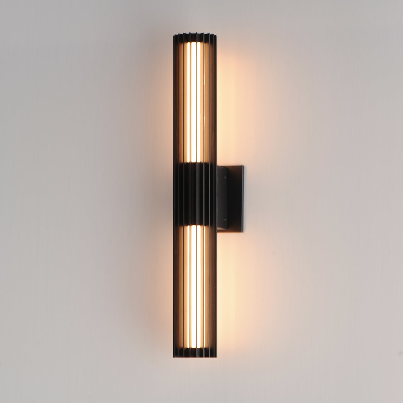 Citadelle - fixation murale pour l'extérieur, H 24 po x l 3,25 po x P 5 po