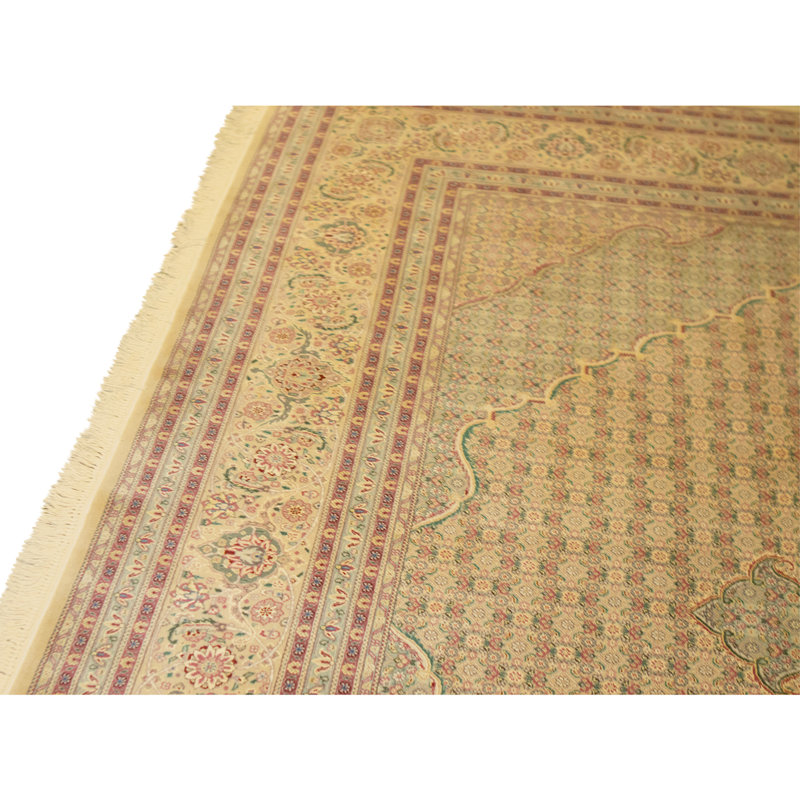 Hand Knotted Wool Oriental Area Rug in Gold
