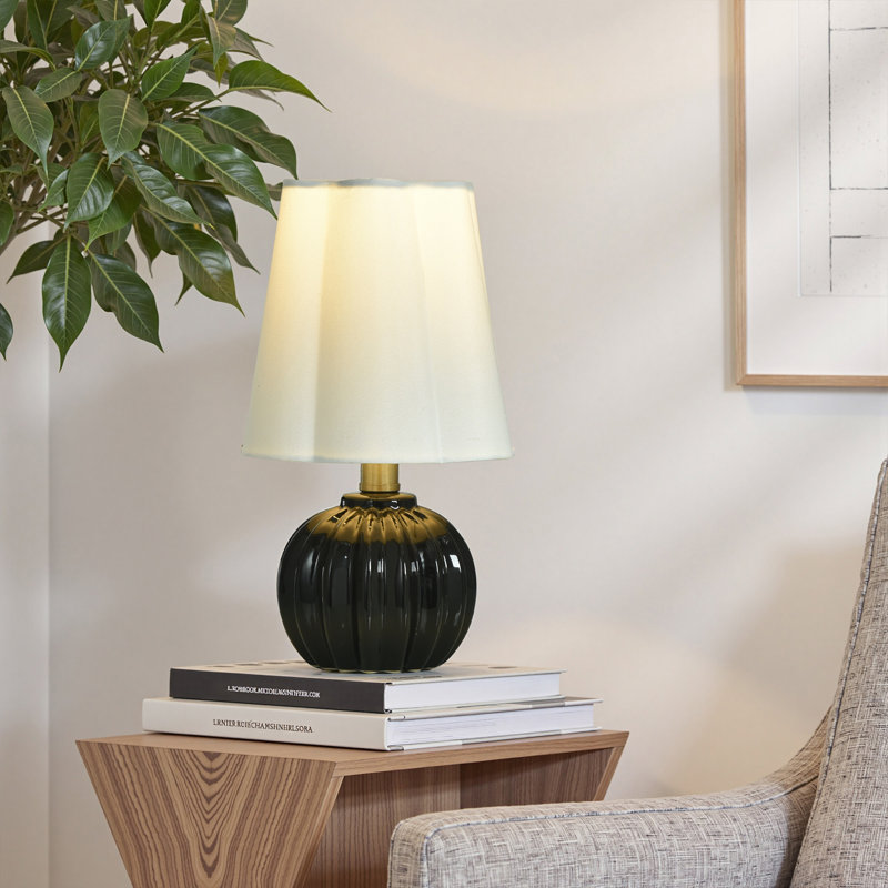 Lampe de table Tamara Day for Stylecraft Ophelia, 25 W, Noir brillant, H 12,5 po x l 7 po x P 7 po
