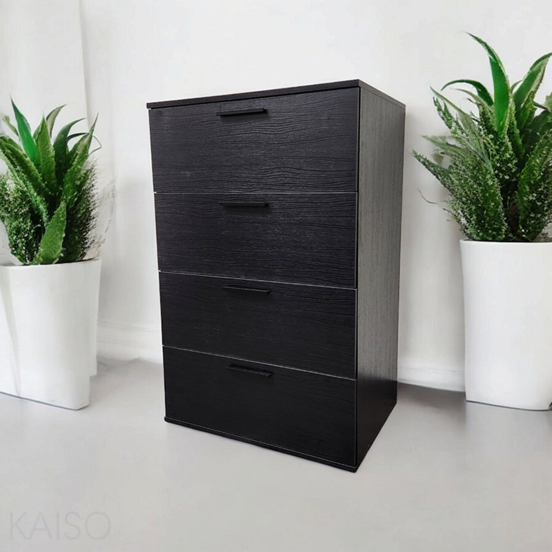 Commode noire à quatre tiroirs