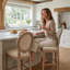 Ensemble de 2 tabourets de bar en bois français avec sièges rembourrés beige, pour îlot de cuisine et coin-repas