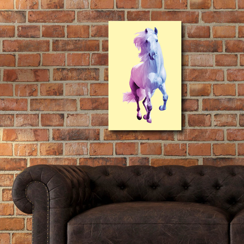 «Minimal Yelow Horse» par Mark Ashkenazi, H 24 po x l 16 po x P 0,2 po