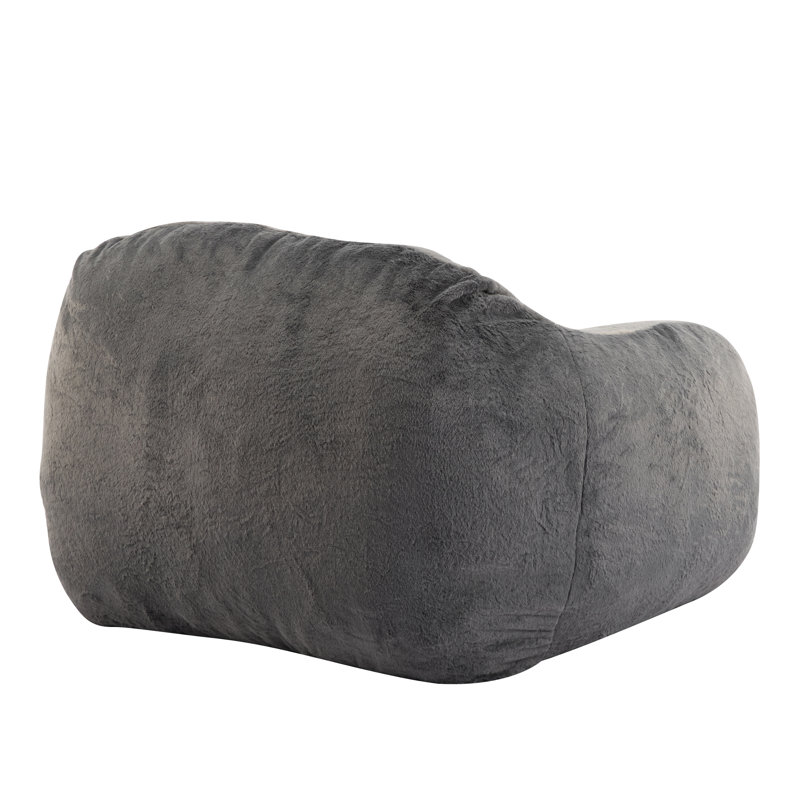 Fauteuil à billes d'intérieur en fausse fourrure grise, rembourrage en mousse déchiquetée pour une assise confortable, espaces de vie urbains, détente de la fourrure, petits souvenirs pour votre corps