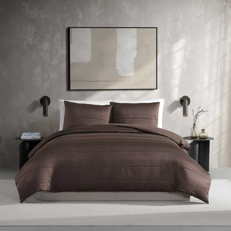 Vera Wang Illusion Lines Brown Comforter Set, King Comforter + 2 King Pillow Shams