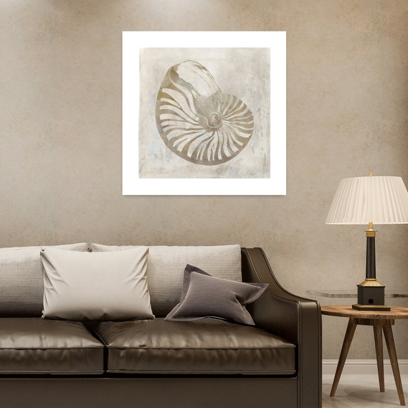 «Seashell Illusion I», art mural abstrait contemporain et côtier élégant, H 32 po x l 32 po