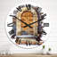 Entrée rétro en bois avec arche de pierre et marches - horloge murale rétro-1837329331