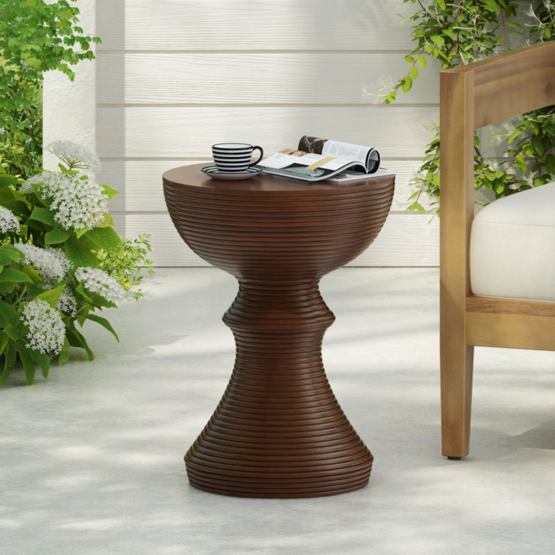 Table d'appoint en béton résistante aux intempéries avec un design exquis pour divers espaces extérieurs, Walnut