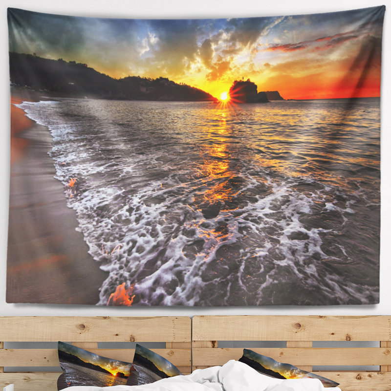 Tapisserie de soleil et d’ondulations avec réglage de mer, H 68 po x l 80 po