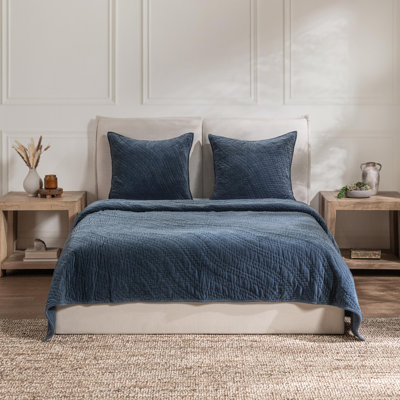 Elms Velvet Crisp Blue 3pc Queen Quilt Set