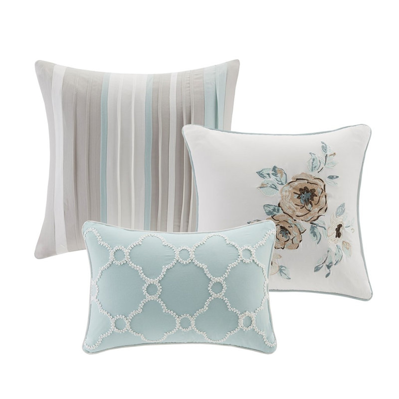 Cozy Bedding Sets, Green Quilt With Decorative Pillows, Transitional Style