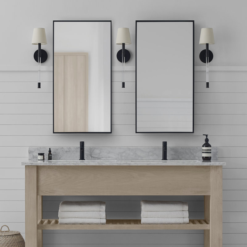 Hanover 1 - Light Wallchiere, Burnished Brass