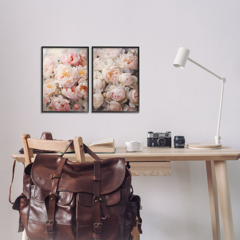 Ensemble de 2 giclées roses tendres par Roozbeh Bahramali, H 18 po x l 12 po, Giclée encadrée noir minuit