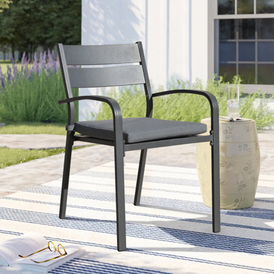 Chaise de salle à manger en métal avec coussin
