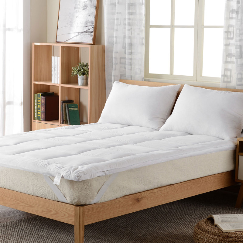 Surmatelas de matelas en duvet synthétique 2" luxe Pippa, Très grand